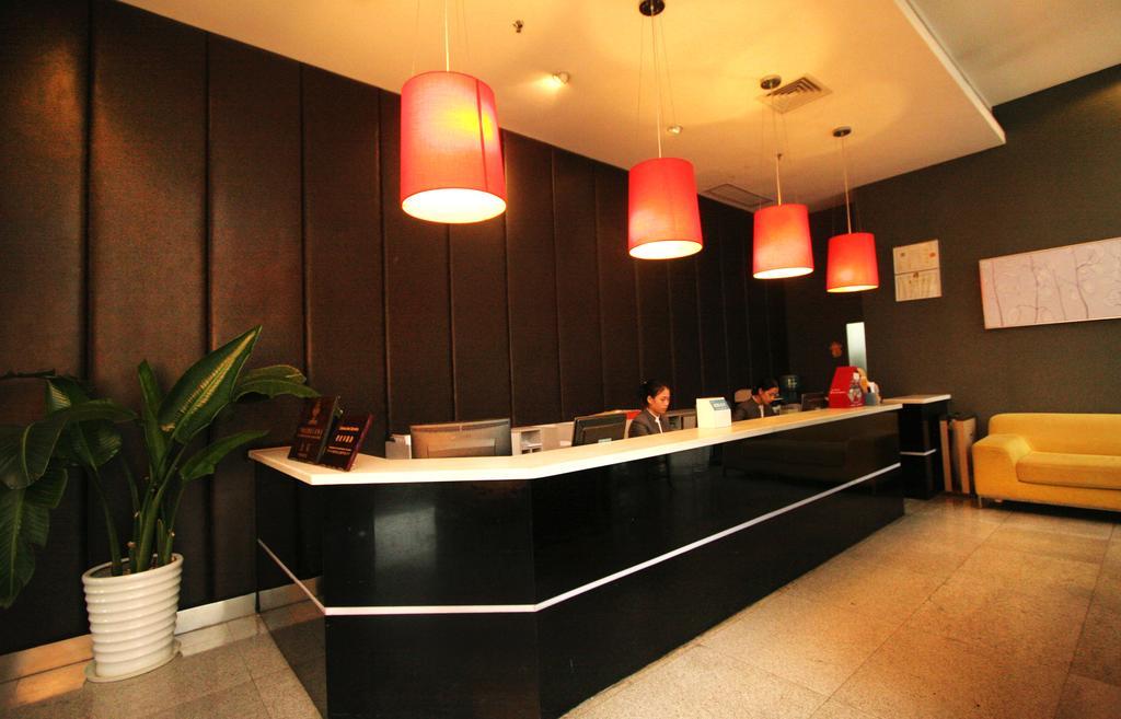 Yi-Wu Commatel Hotel 広州 エクステリア 写真
