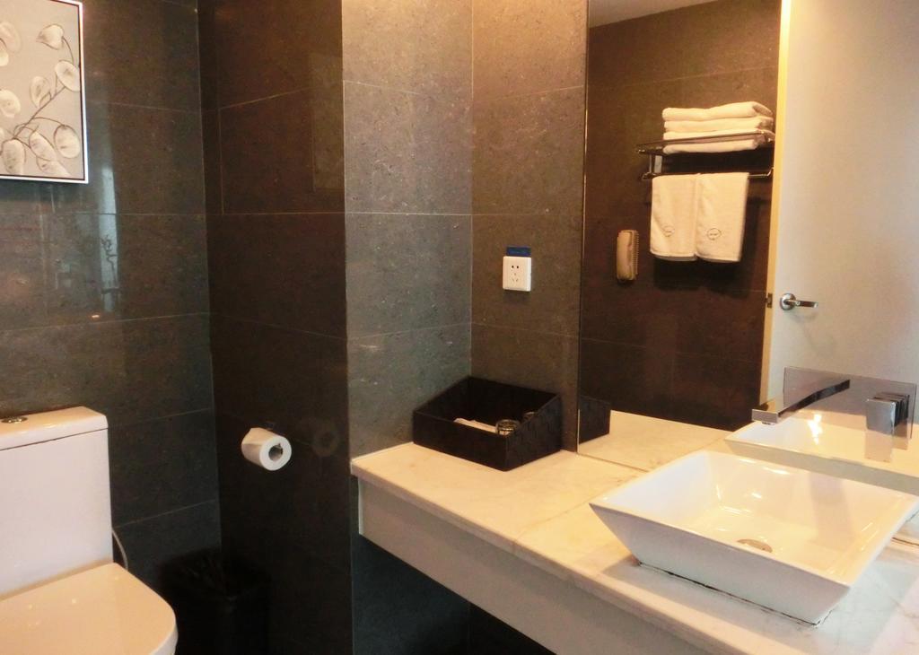 Yi-Wu Commatel Hotel 広州 エクステリア 写真