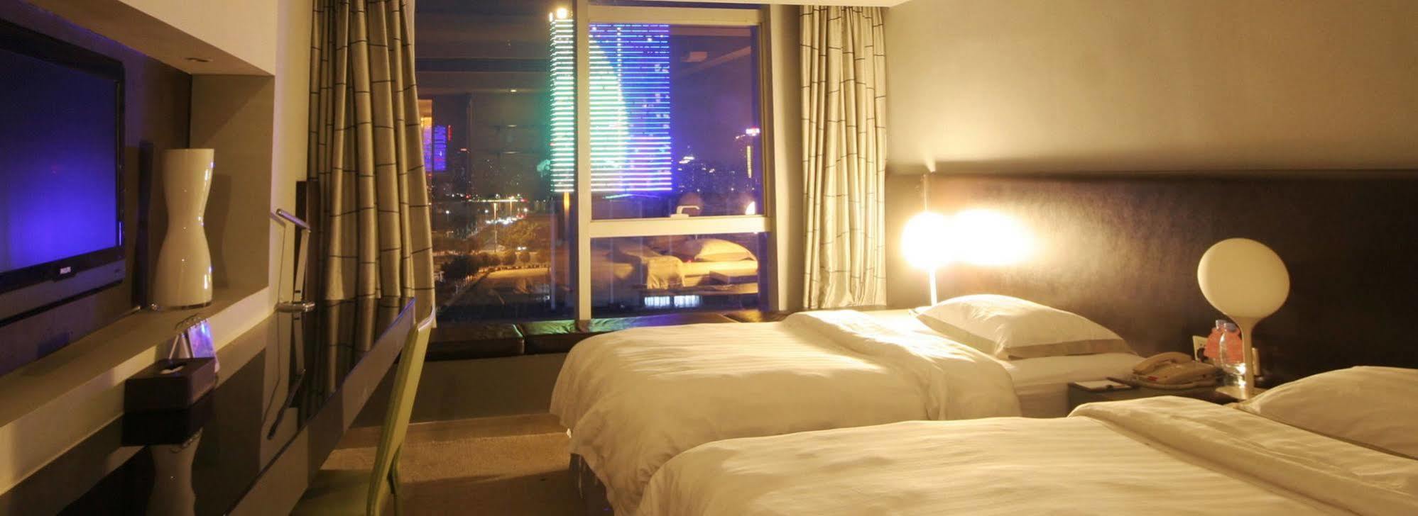 Yi-Wu Commatel Hotel 広州 エクステリア 写真