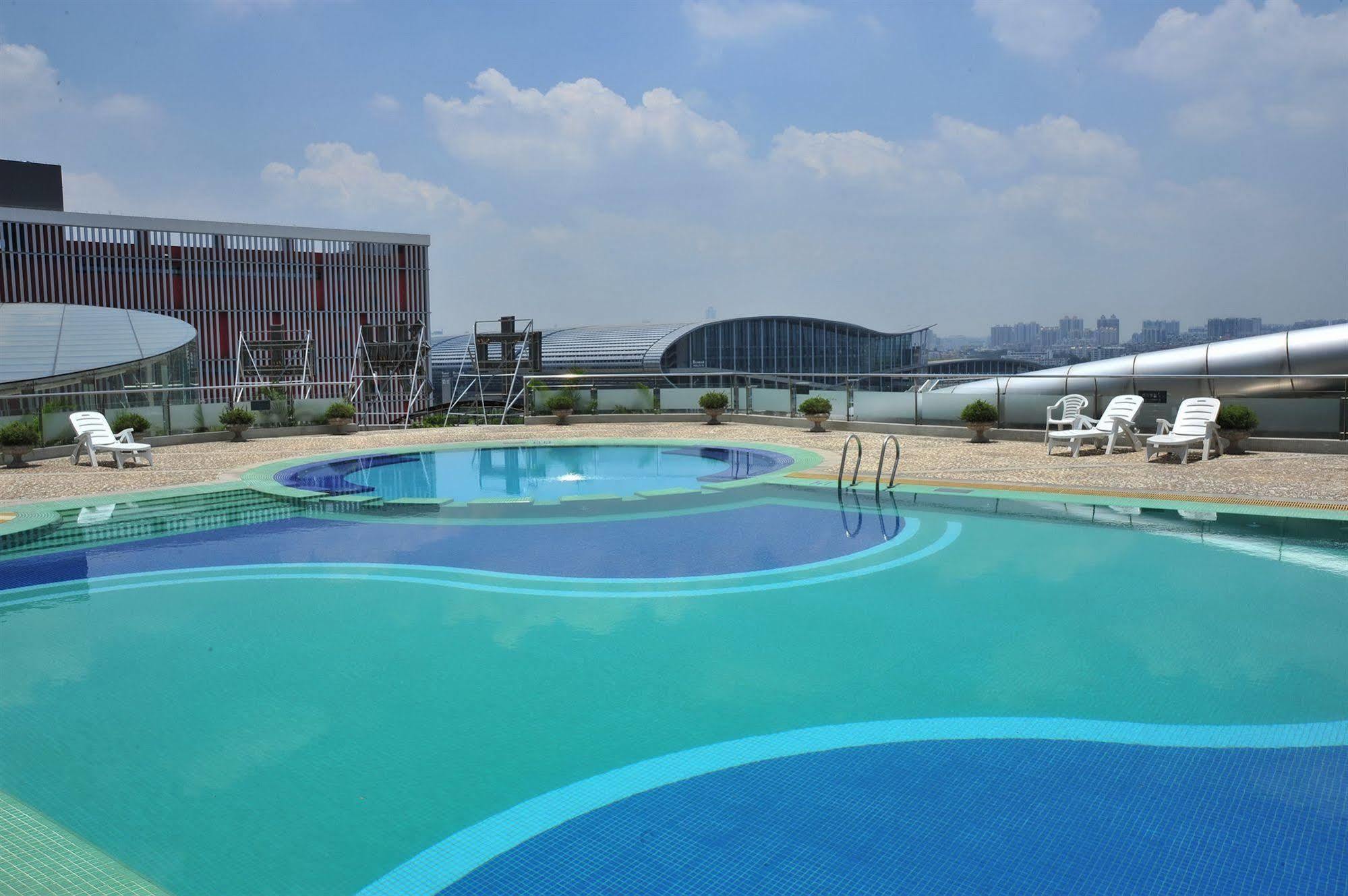 Yi-Wu Commatel Hotel 広州 エクステリア 写真