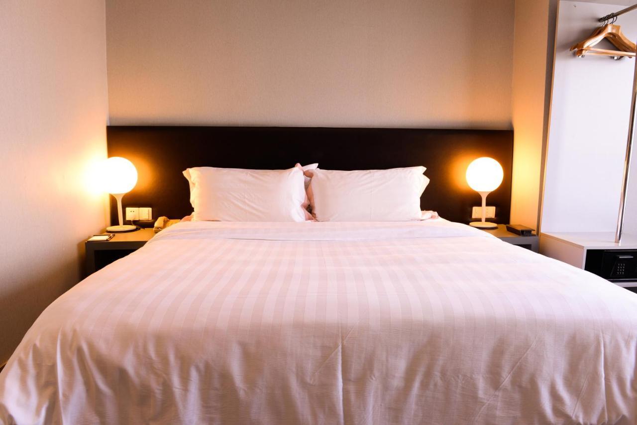 Yi-Wu Commatel Hotel 広州 エクステリア 写真